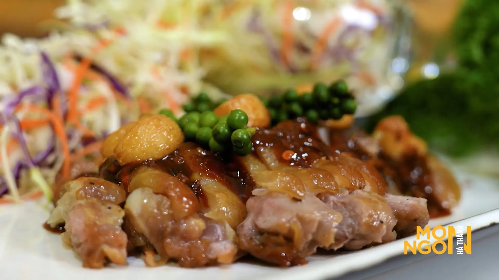 Bê sữa cháy tỏi tiêu xanh | Món ngon ở Hà Thành | 19/11/2025